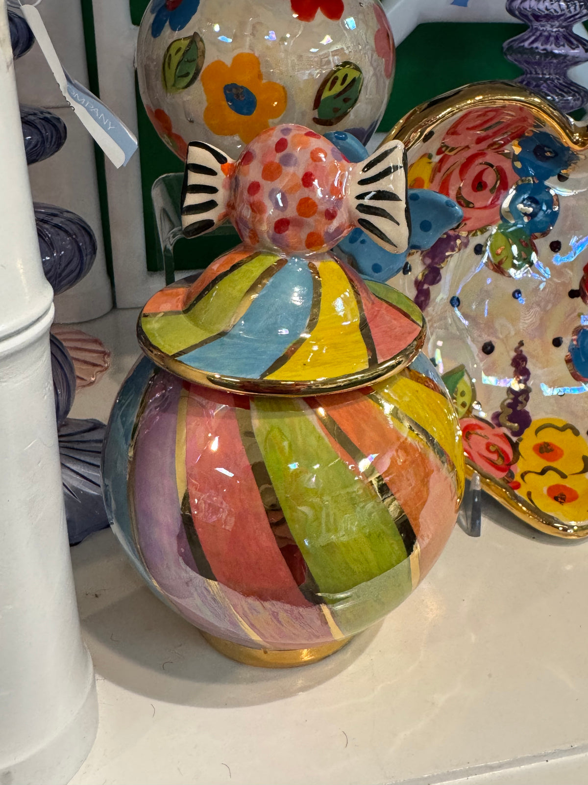 メアリー・ローズ・ヤング　シャンデリア Chandeliers – Mary Rose Young