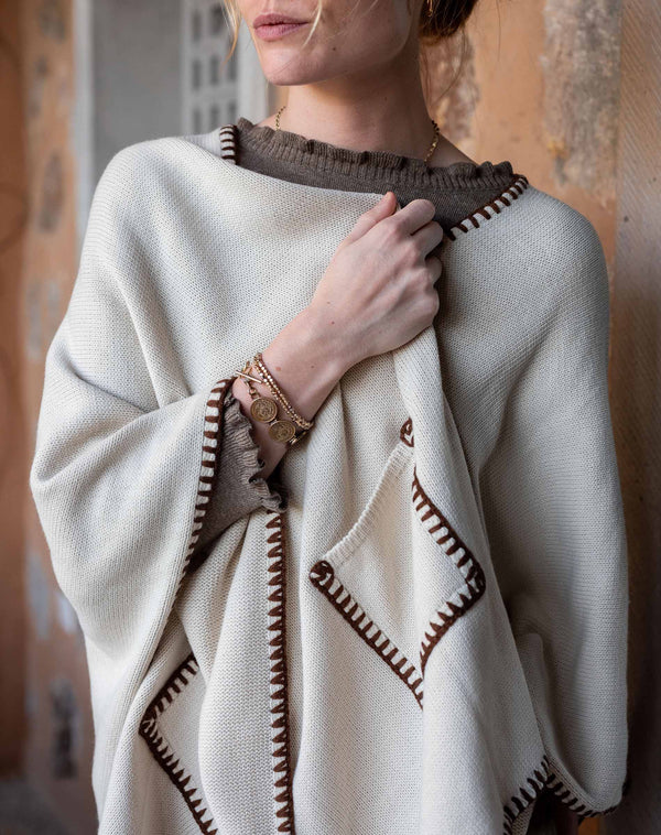 Whipstitch Travel Wrap in Cream/Bronze